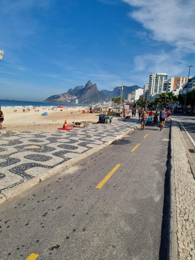 C Vista Livre E Pertissima Praias Ipanema Leblon Arpoador Copacabana E Do Cristo Redentor Do Bondinho Pao De Acucar Etc Chegando Cedo Que O Check-in Do Meio-dia, Deixe Suas Malas E Va Se Divertir, Idem No Check-out 10h Manha Habitación en casa particular