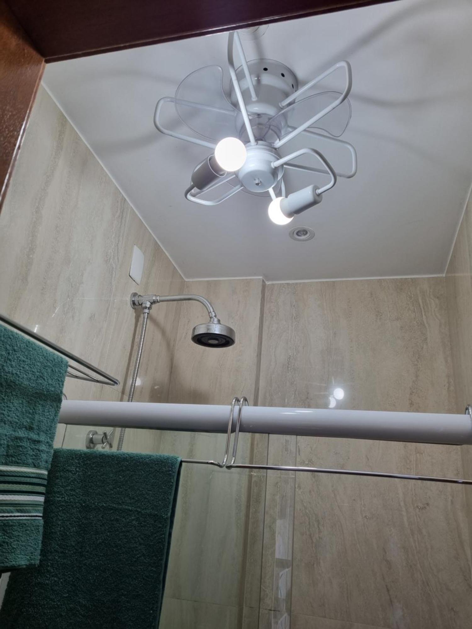 Habitación en casa particular C Vista Livre E Pertissima Praias Ipanema Leblon Arpoador Copacabana E Do Cristo Redentor Do Bondinho Pao De Acucar Etc Chegando Cedo Que O Check-in Do Meio-dia, Deixe Suas Malas E Va Se Divertir, Idem No Check-out 10h Manha Río de Janeiro