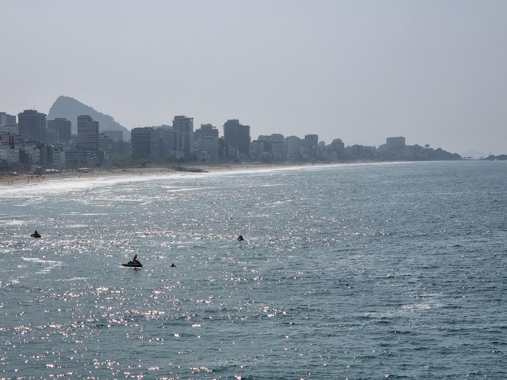 C Vista Livre E Pertissima Praias Ipanema Leblon Arpoador Copacabana E Do Cristo Redentor Do Bondinho Pao De Acucar Etc Chegando Cedo Que O Check-in Do Meio-dia, Deixe Suas Malas E Va Se Divertir, Idem No Check-out 10h Manha Habitación en casa particular