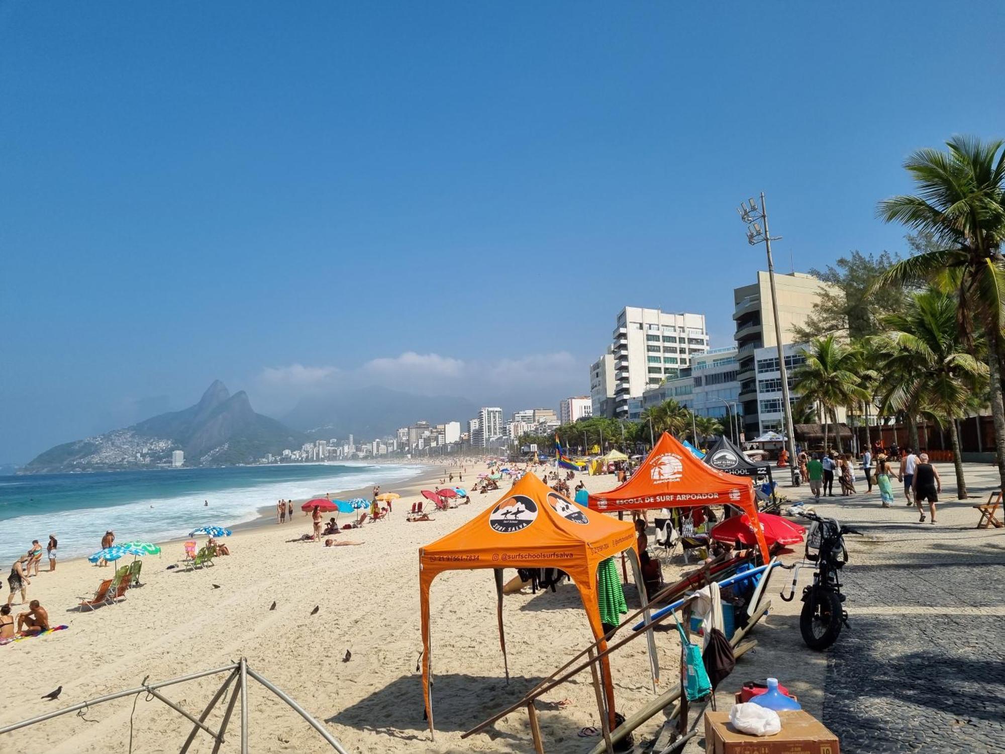 C Vista Livre E Pertissima Praias Ipanema Leblon Arpoador Copacabana E Do Cristo Redentor Do Bondinho Pao De Acucar Etc Chegando Cedo Que O Check-in Do Meio-dia, Deixe Suas Malas E Va Se Divertir, Idem No Check-out 10h Manha