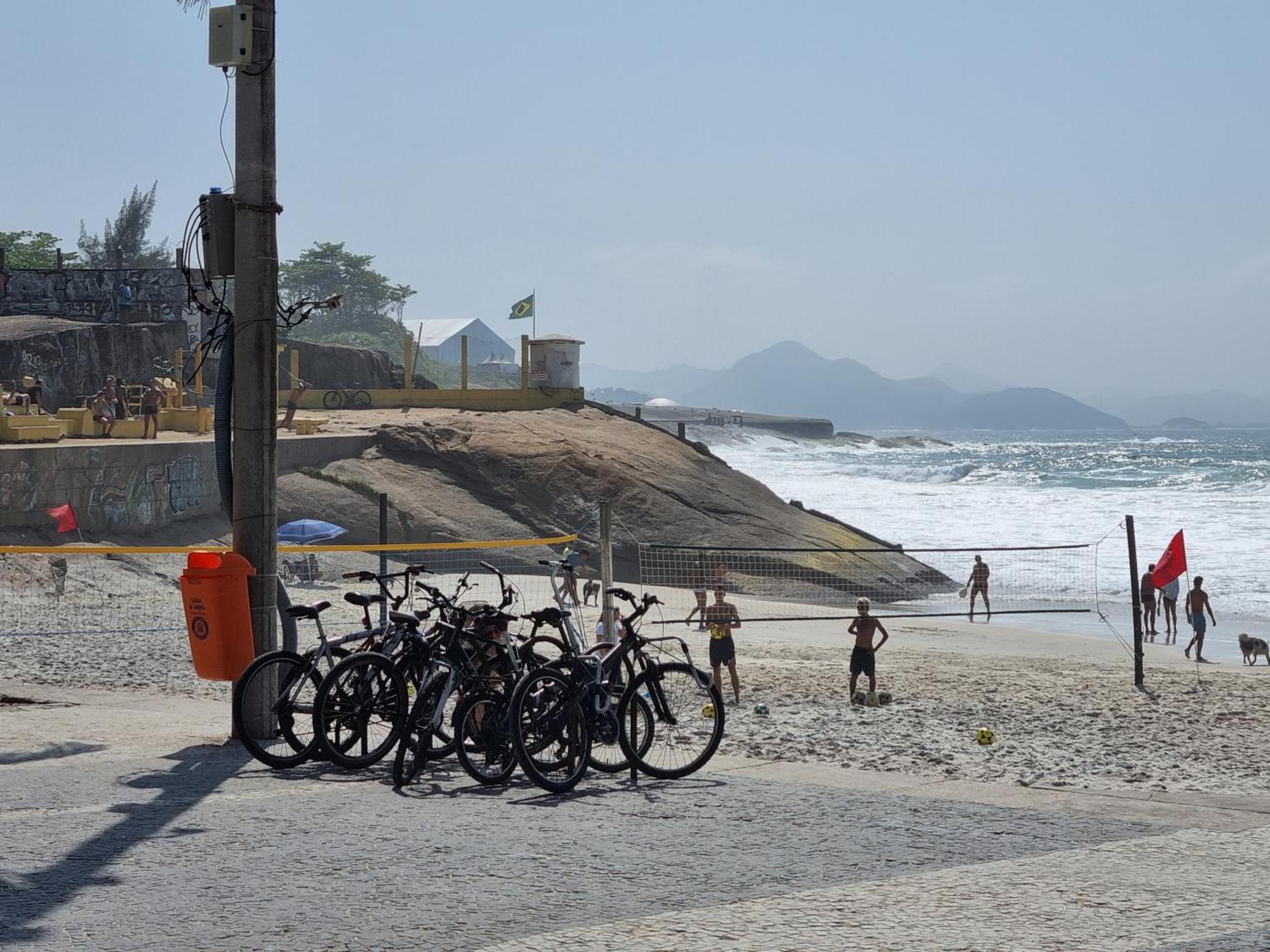 C Vista Livre E Pertissima Praias Ipanema Leblon Arpoador Copacabana E Do Cristo Redentor Do Bondinho Pao De Acucar Etc Chegando Cedo Que O Check-in Do Meio-dia, Deixe Suas Malas E Va Se Divertir, Idem No Check-out 10h Manha Habitación en casa particular Río de Janeiro